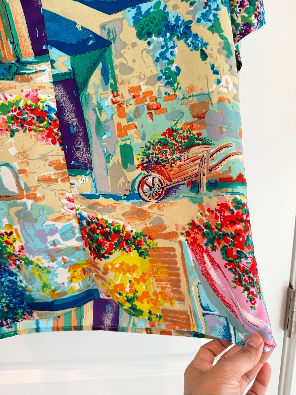 Vintage Caviar Women’s Colorful Blouse in Artsy European Street Scene Print Sz S - Picture 8 of 10